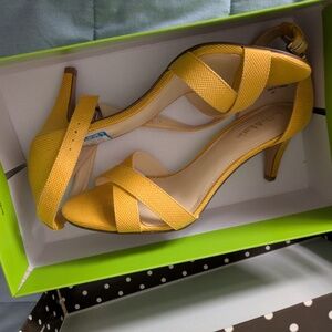 NEW! Strappy yellow heels, sandals (8.5)